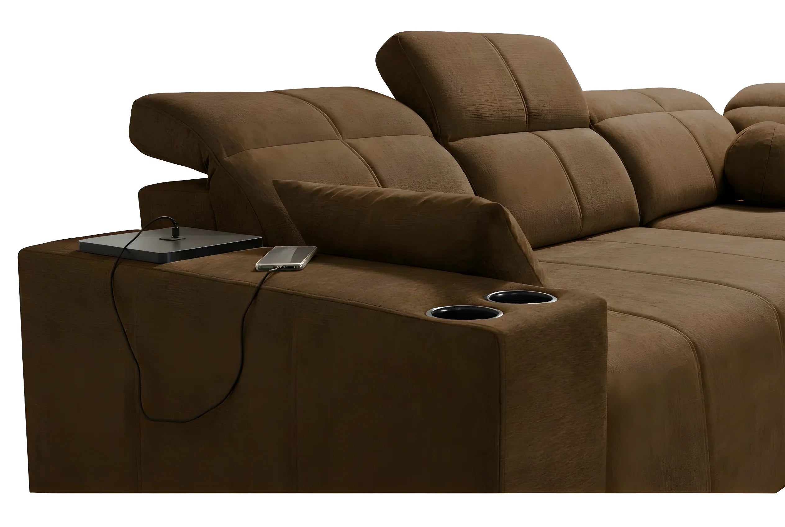 Canapé d'angle en microfibre marron avec détails de couture, deux porte-gobelets et recharge de téléphone