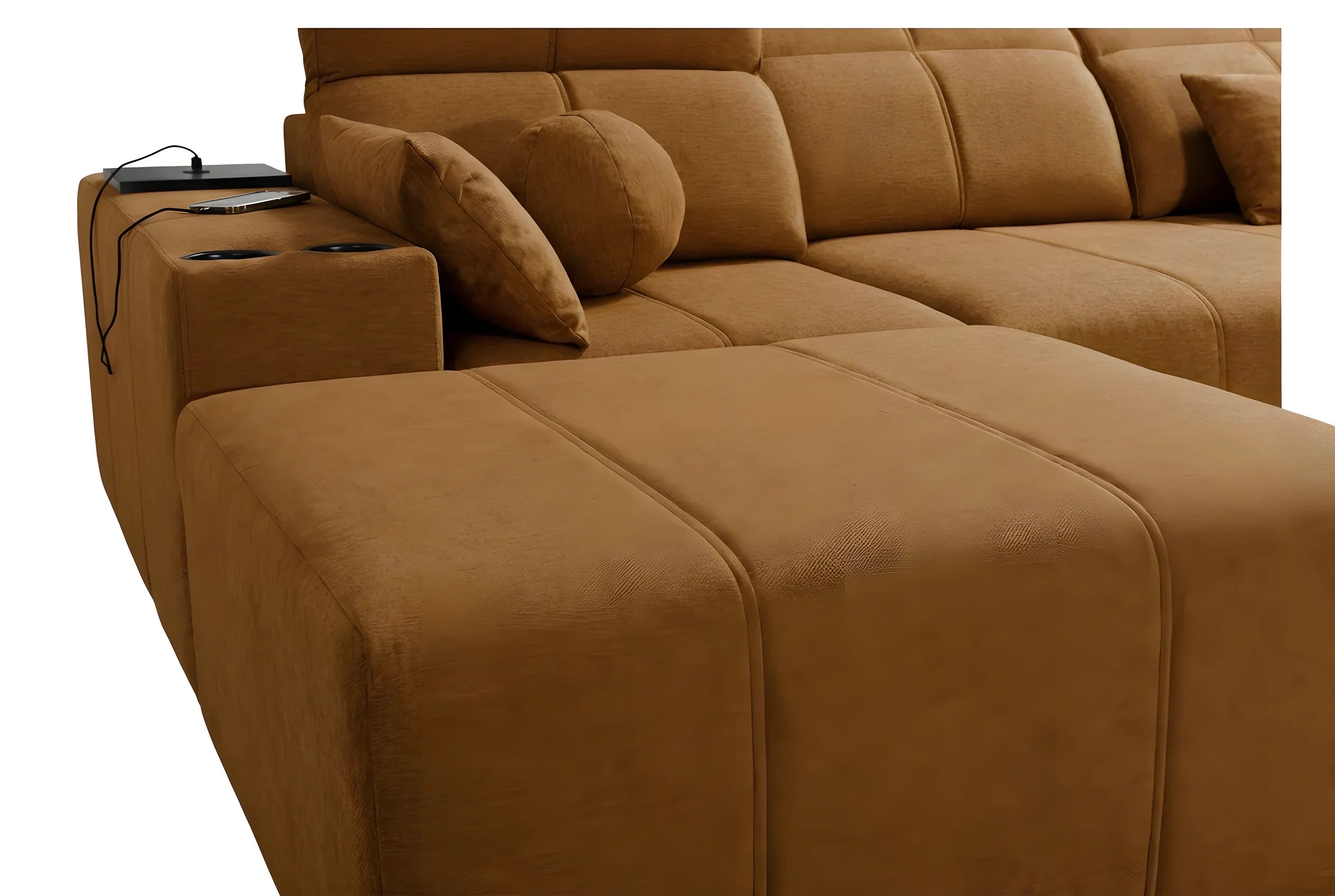 Canapé d'angle marron en velours, avec coussins et porte-gobelets intégrés, idéal pour salon moderne