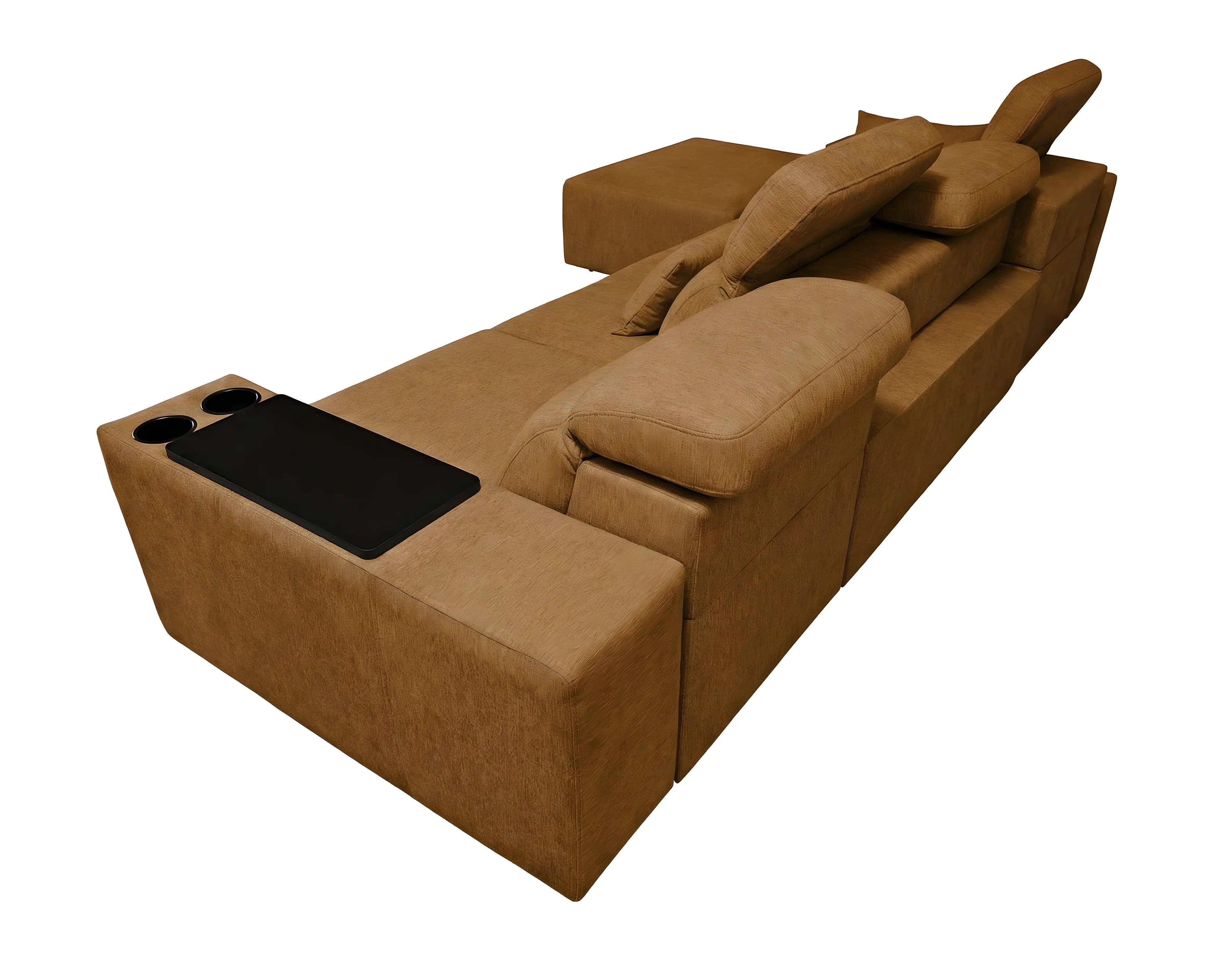 Canapé d'angle marron en tissu texturé placé dans un intérieur, avec table, accoudoirs arrondis et coussins moelleux