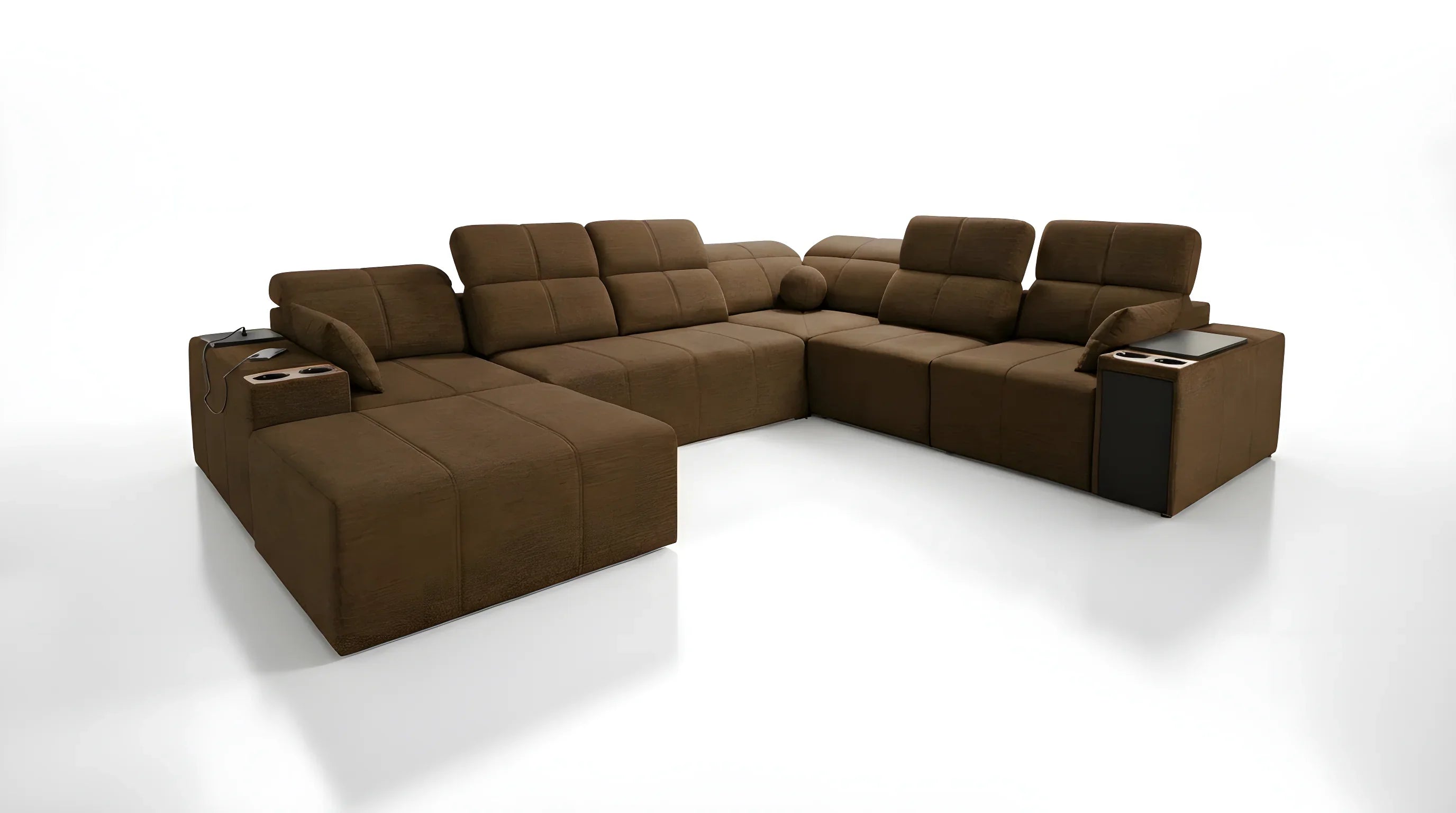 Canapé d'angle marron en tissu doux, design contemporain avec accoudoirs et porte-gobelets pour salon clair