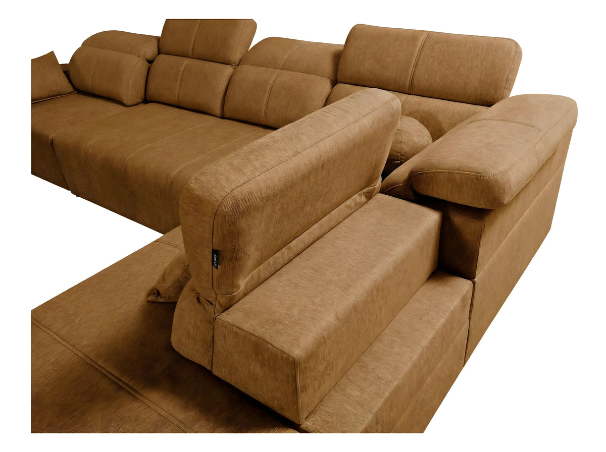 Canapé d'angle en tissu marron design moderne, avec accoudoirs rembourrés, parfait pour salon contemporain