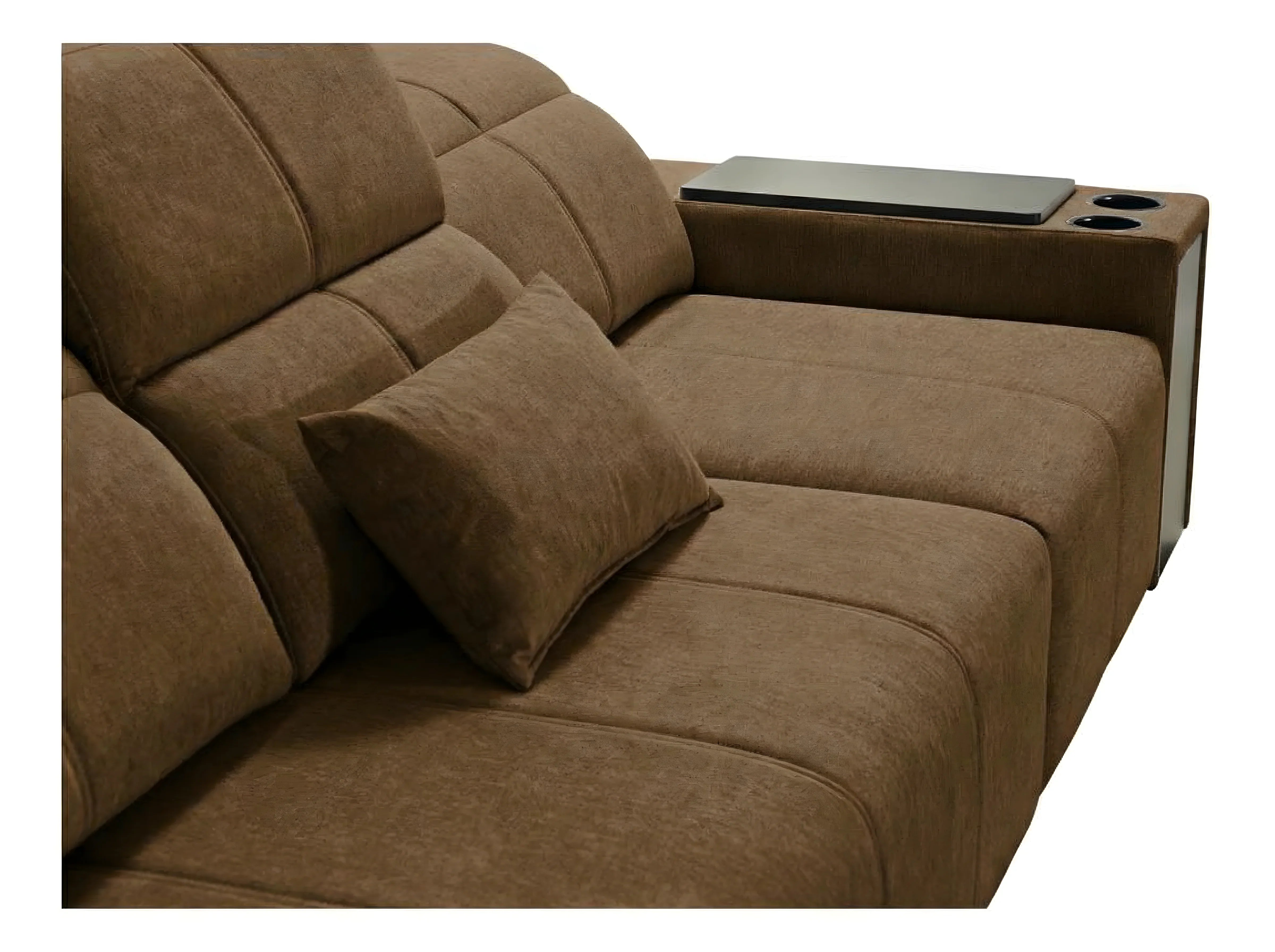 Canapé marron en tissu avec coussin, accoudoir et tablettes design pour salon, vue de près, sur fond blanc