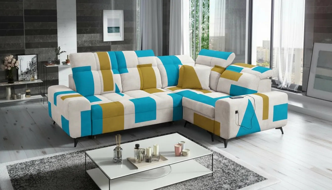 Photographie réaliste de canape de luxe Minotti avec superposition graphique abstraite de formes geometriques multicolores.