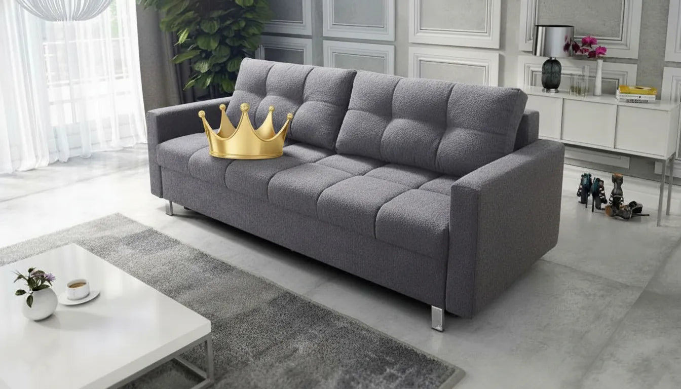 Canapé deux places gris moderne photo réaliste avec une petite couronne dorée stylisee sur un coussin en surimpression graphique