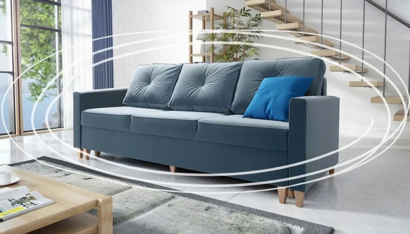 Canapé trois places contemporain gris avec un coussin coloré jeté dessus composition graphique minimaliste