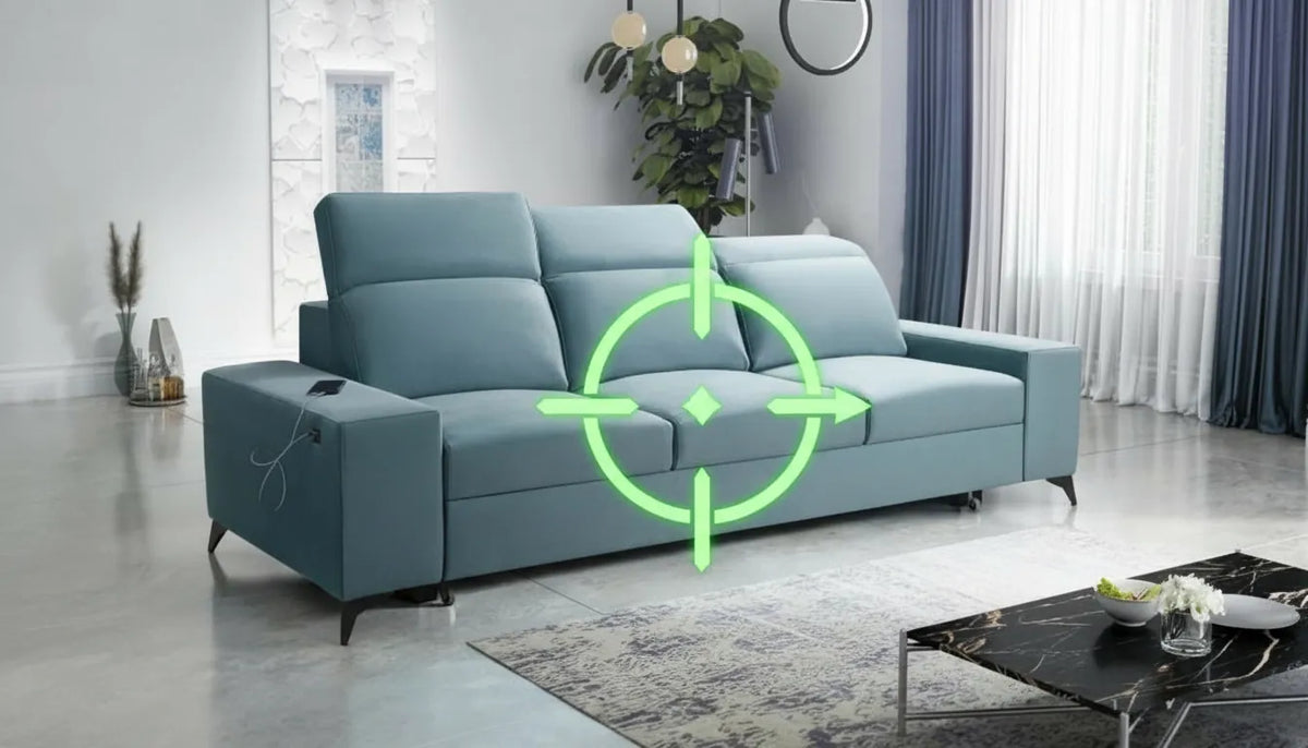 Photo realiste d'un canape moderne gris clair avec une cible graphique verte pointee sur le coussin