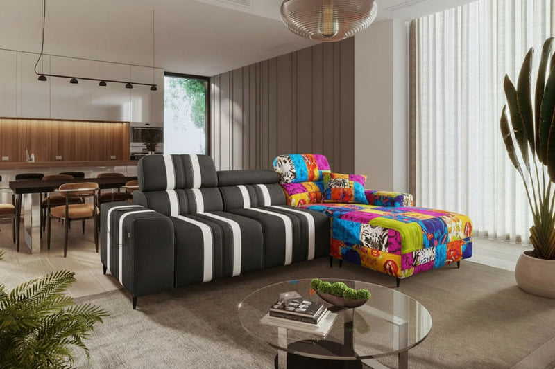 Image d'un canapé présentant un design bicolore ou multicolore.