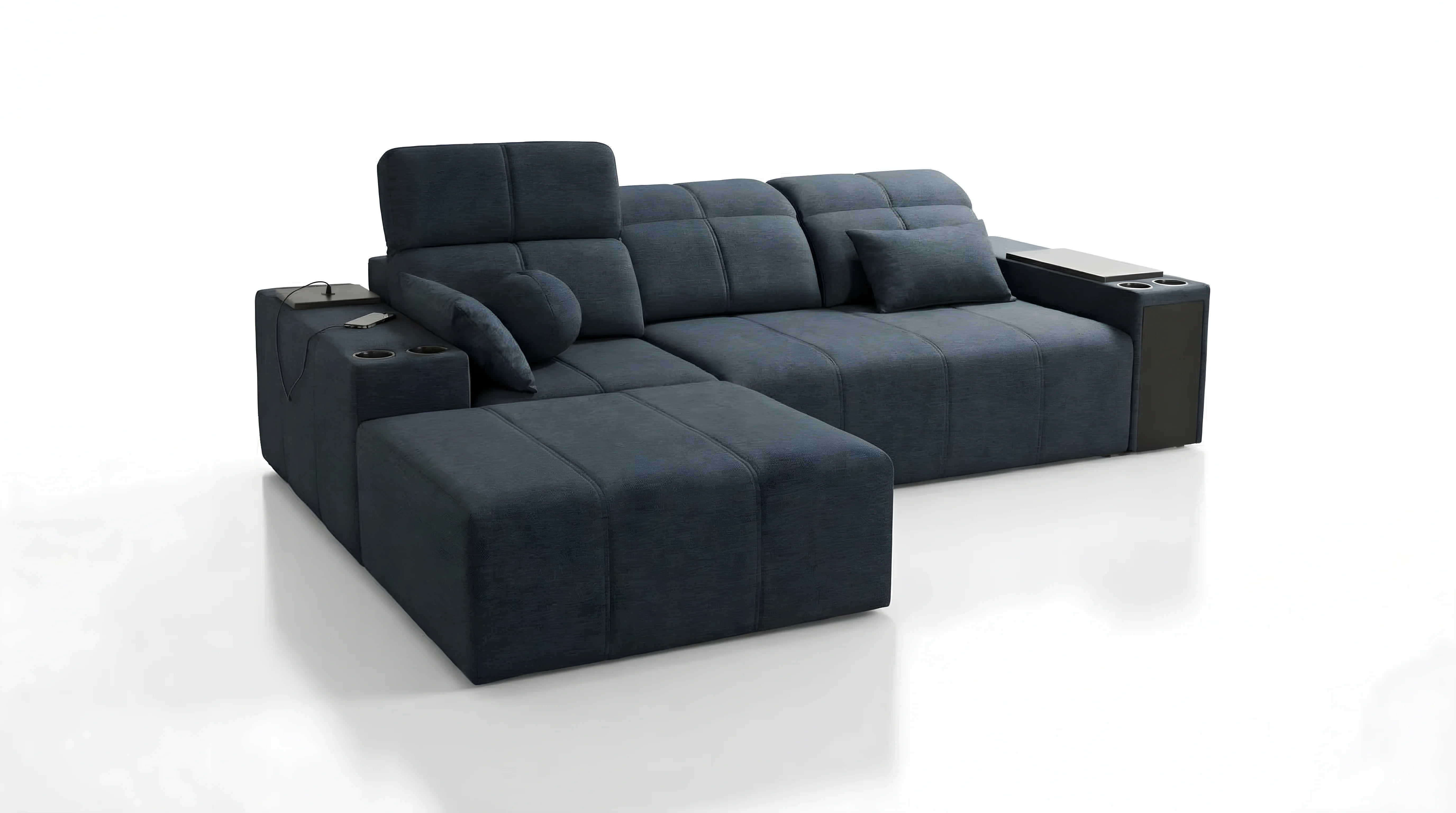 Canapé d'angle bleu en tissu texturé capitonné, avec coussin, accoudoirs avec porte-gobelets, design moderne, sur fond blanc.