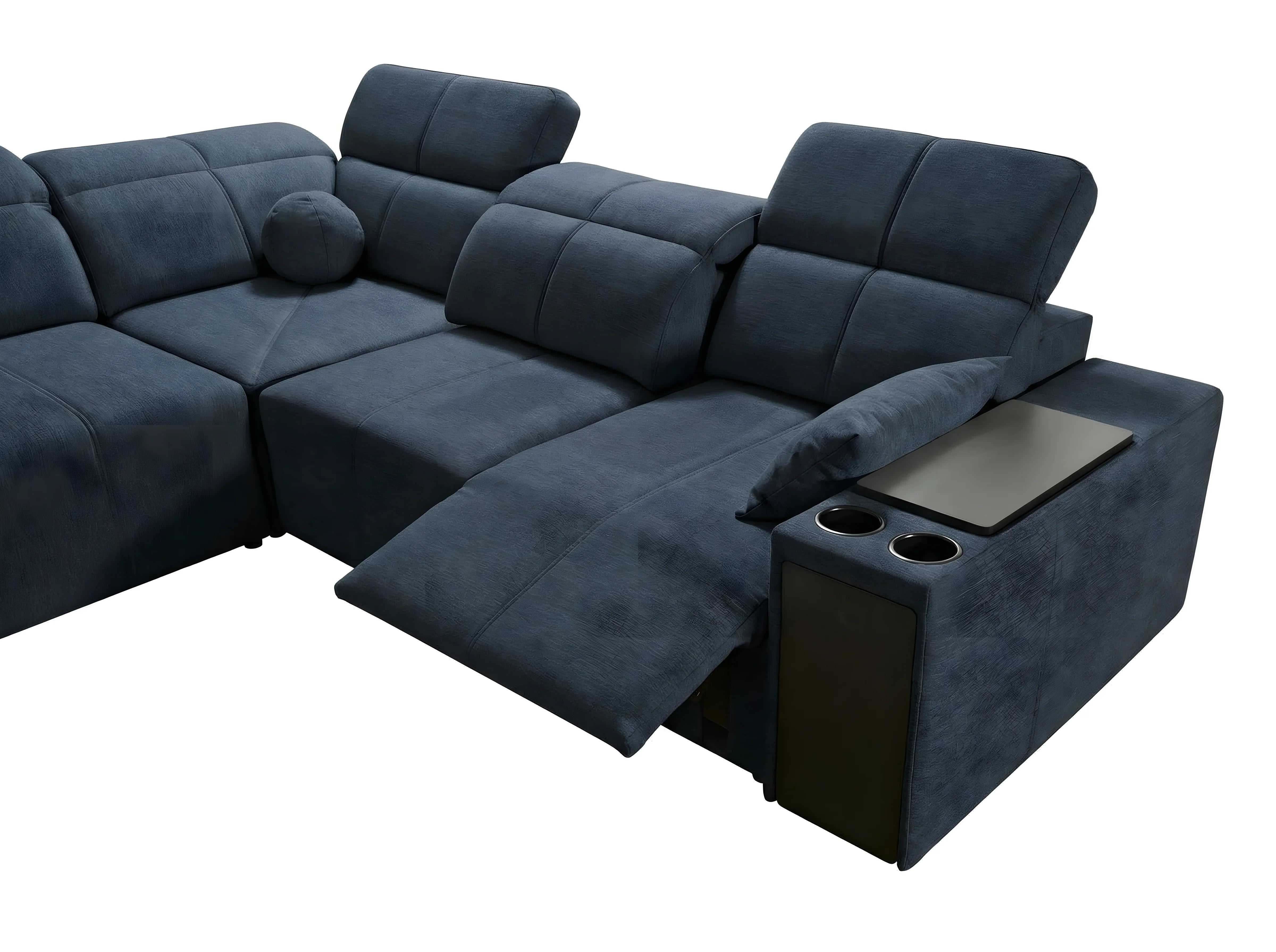 Canapé d'angle bleu en tissu rembourré avec dossier inclinable, accoudoirs, et porte-gobelets intégrés, idéal salon