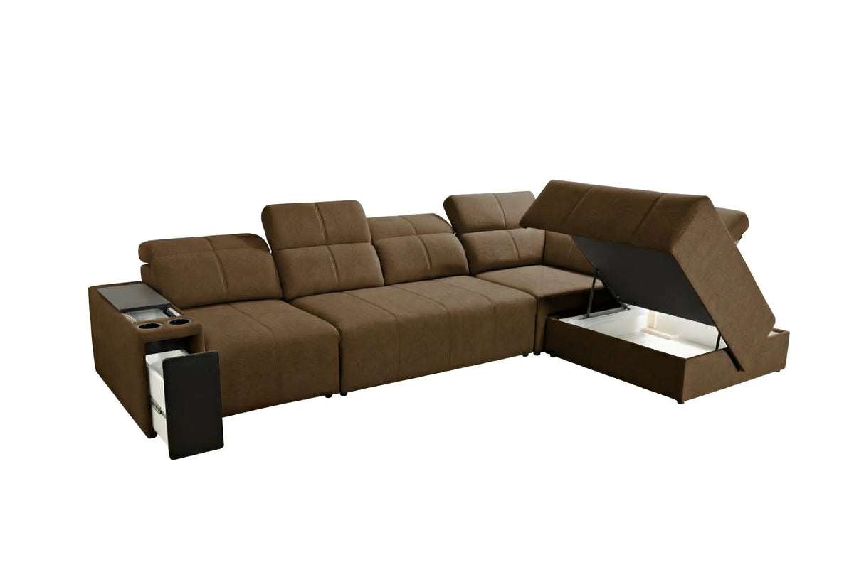 Canapé d'angle marron en tissu avec accoudoir, porte gobelets et coffre de rangement, idéal salon moderne