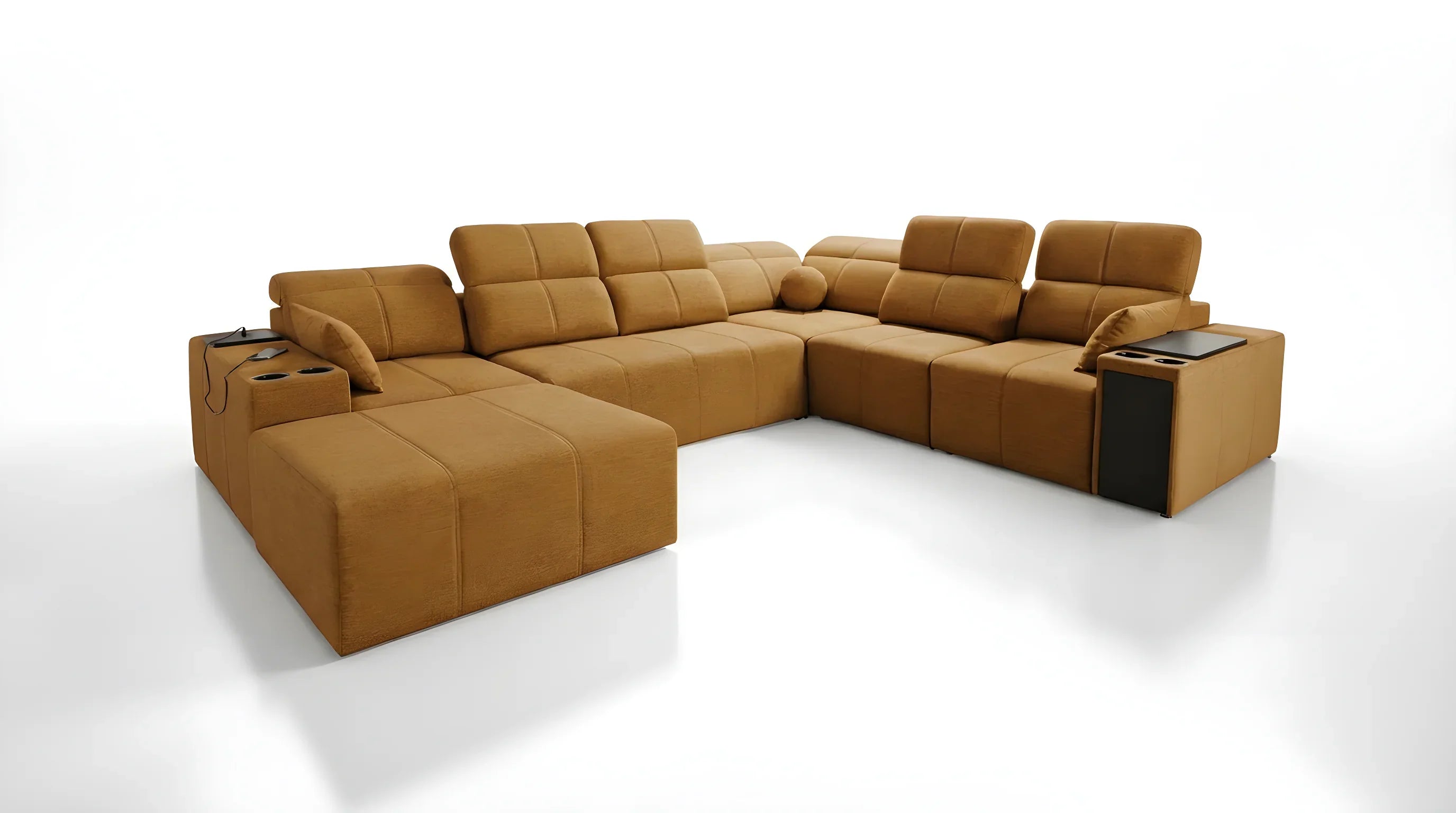 Canapé d'angle en cuir marron avec coussins carrés, porte-gobelets intégrés et tablettes noires, pour salon moderne