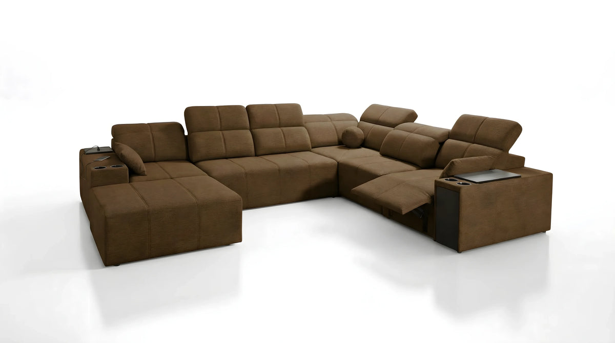 Canapé d'angle marron en tissu microfibre, design contemporain, avec porte-gobelets et tablette, sur fond blanc