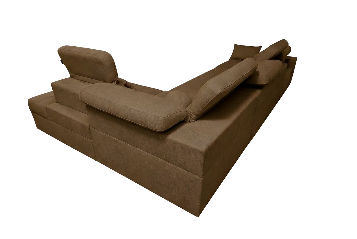 Canapé d'angle marron en tissu texturé, design contemporain pour salon luxueux