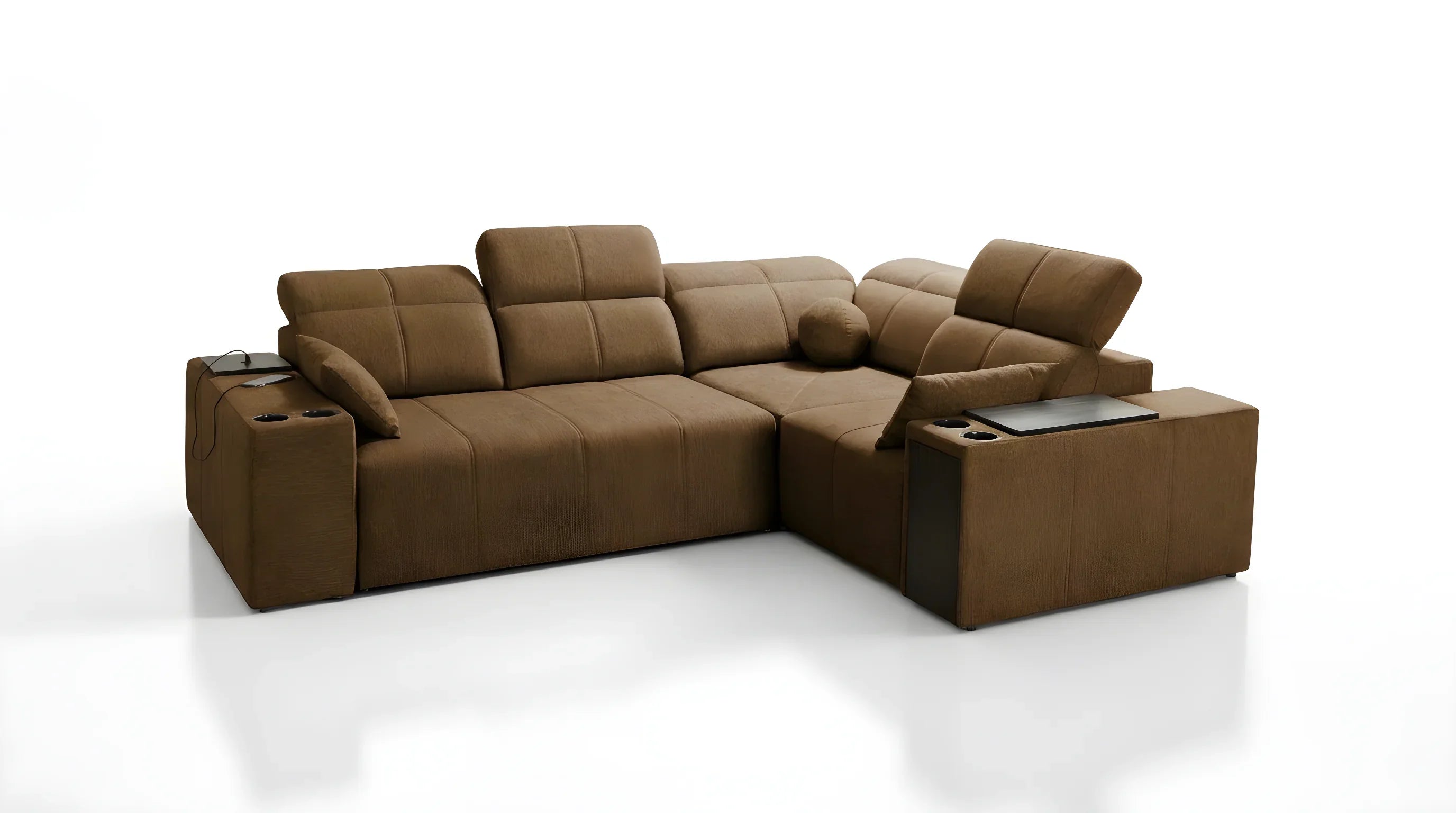 Canapé d'angle marron en tissu avec accoudoirs et tablettes, design contemporain pour salon