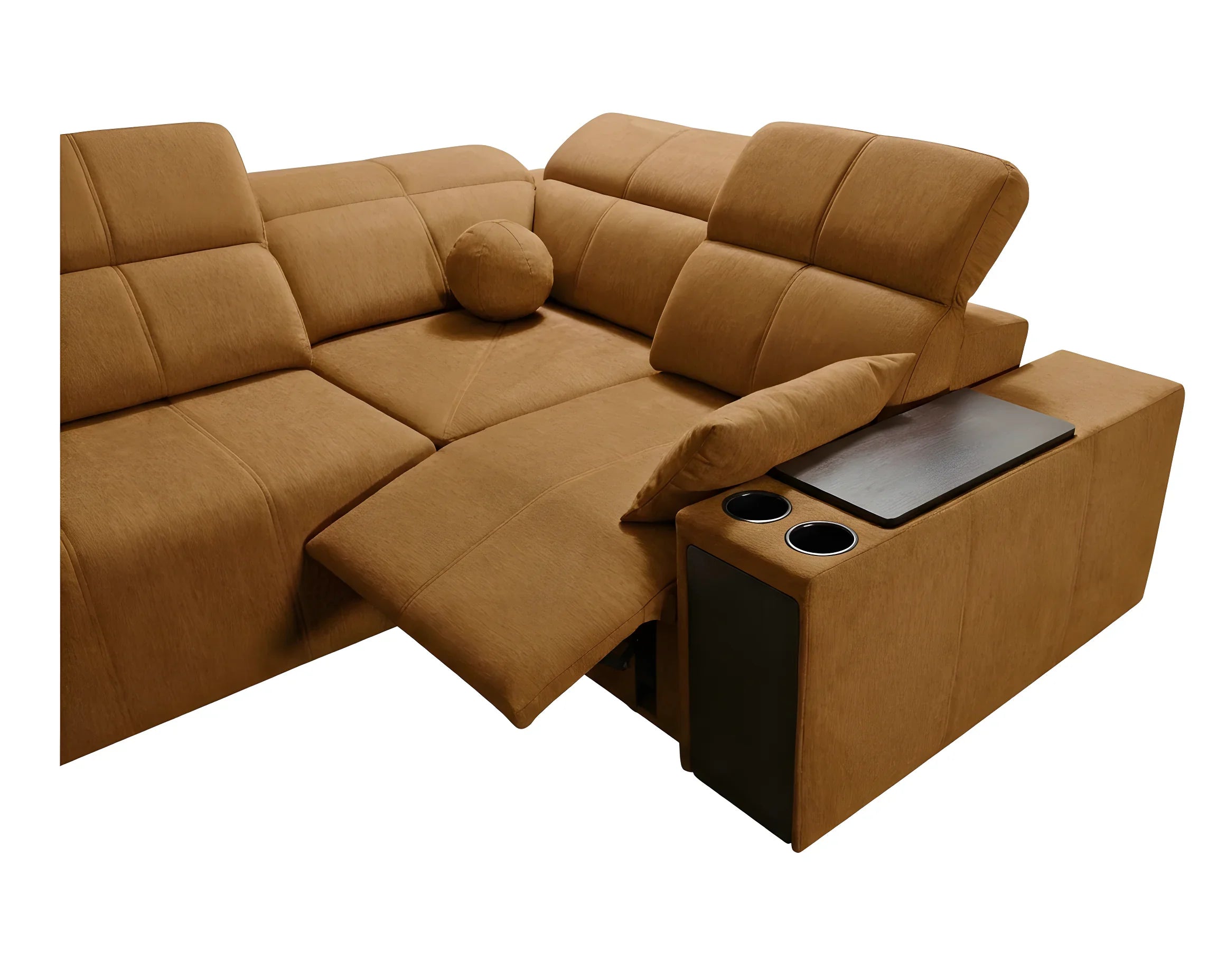 Canapé d'angle marron en tissu microfibre avec accoudoirs, repose-tête et table intégrée dans un salon moderne