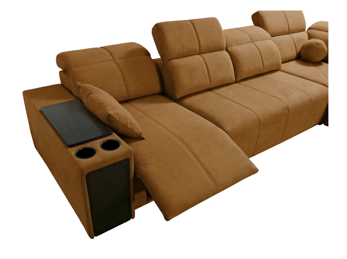 Canapé d'angle en tissu marron clair avec accoudoirs, repose-tête inclinables et porte-gobelets, pour salon moderne