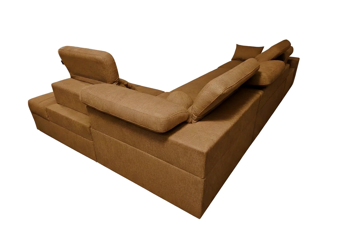 Canapé d'angle marron en tissu design, avec têtières réglables pour salon moderne, confortable et élégant, idéal pour repos