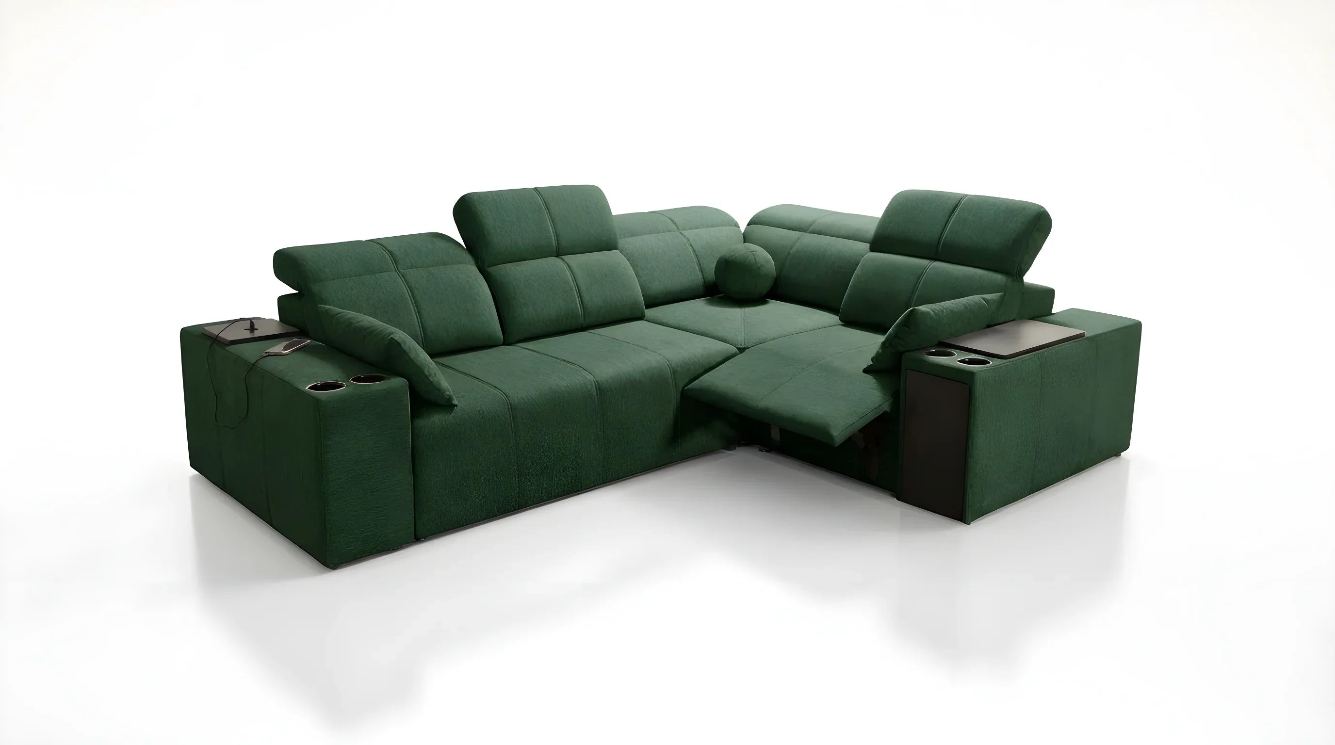 Canapé d'angle vert en tissu, avec accoudoirs, porte-gobelets et tablettes, dans un salon moderne